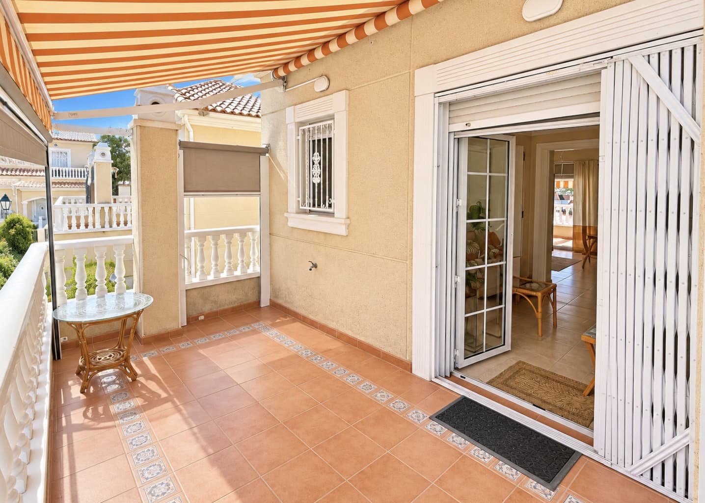 3 soverom Villa til salgs i La Marina med svømmebasseng garasje - € 325 000 (Ref: 10091560)