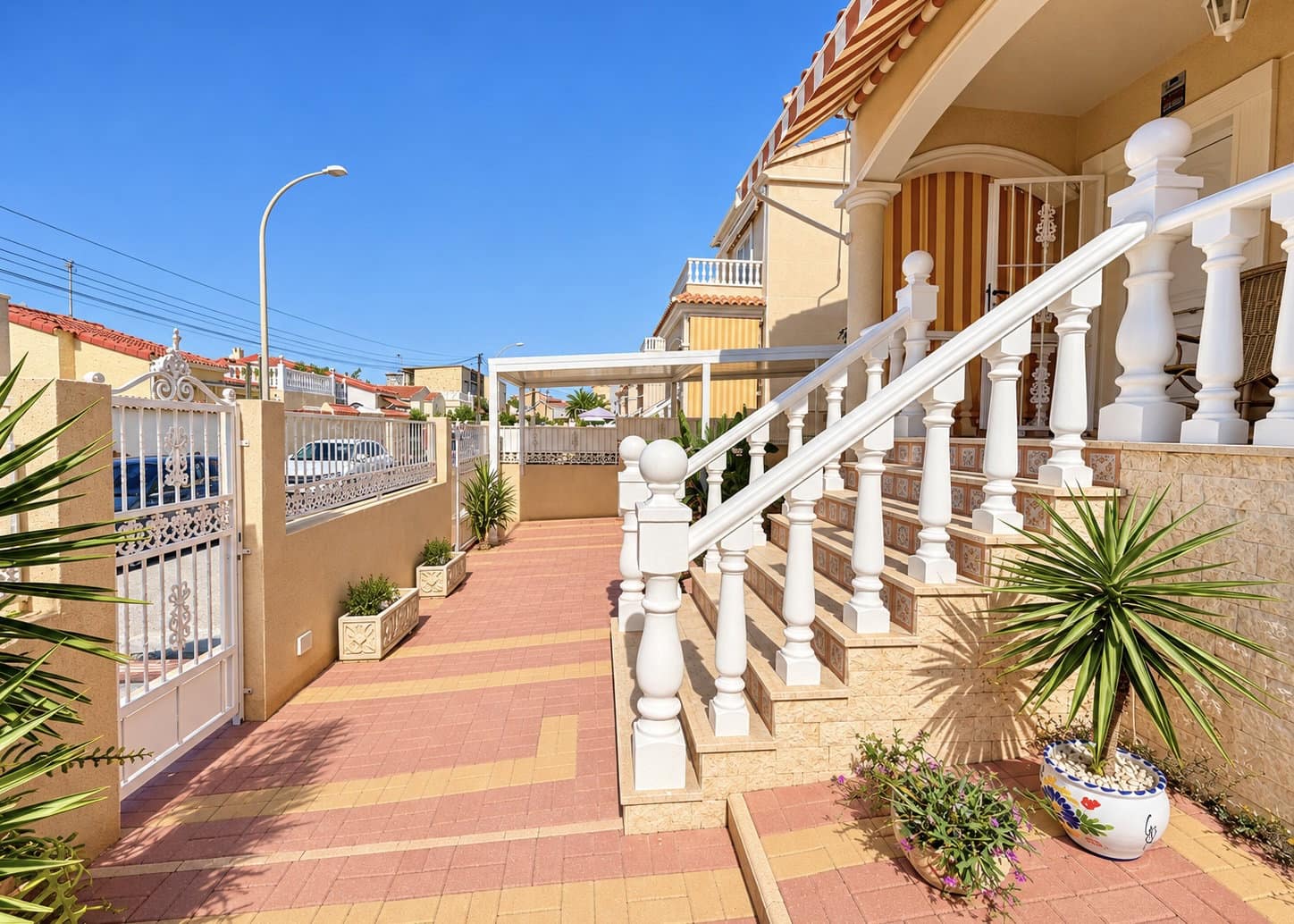 3 soverom Villa til salgs i La Marina med svømmebasseng garasje - € 325 000 (Ref: 10091560)