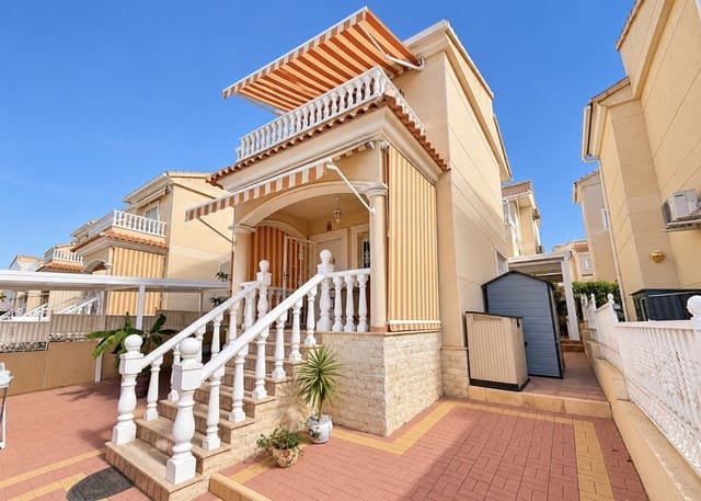 3 camera da letto Villa in vendita in La Marina, Elche / Elx con piscina garage - 325.000 € (Rif: 10091560)