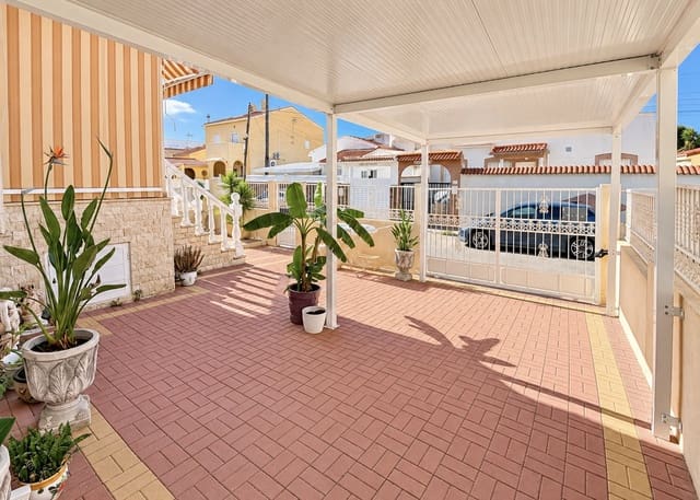 3 camera da letto Villa in vendita in La Marina, Elche / Elx con piscina garage - 325.000 € (Rif: 10091560)