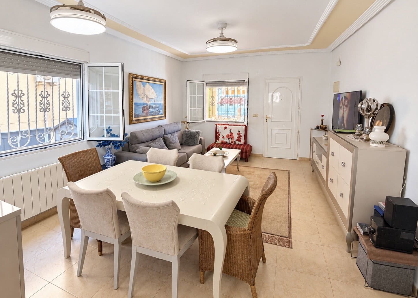 3 soverom Villa til salgs i La Marina med svømmebasseng garasje - € 325 000 (Ref: 10091560)