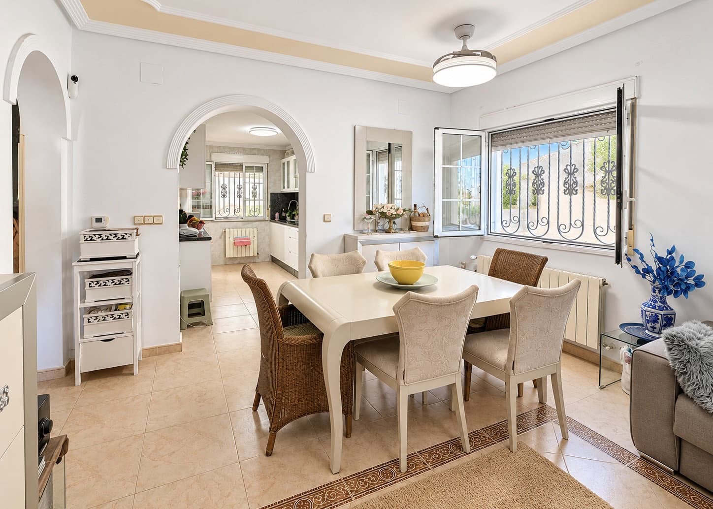 3 soverom Villa til salgs i La Marina med svømmebasseng garasje - € 325 000 (Ref: 10091560)