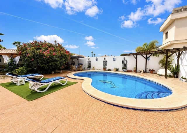3 quarto Moradia para venda em La Marina, Elche / Elx com piscina garagem - 525 000 € (Ref: 10091565)