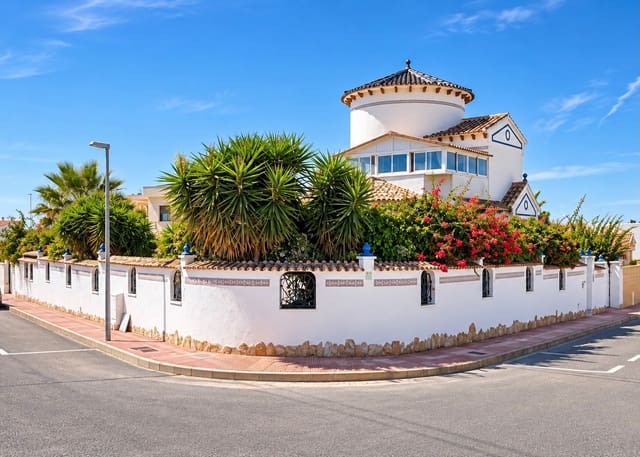 3 soveværelse Villa til salg i La Marina, Elche / Elx med swimmingpool garage - € 525.000 (Ref: 10091565)