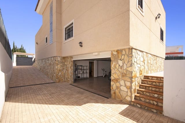 5 quarto Moradia para venda em La Marina, Elche / Elx com piscina garagem - 449 500 € (Ref: 10091566)