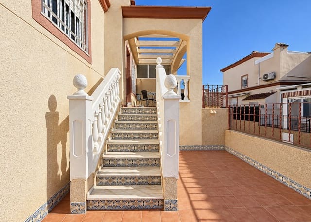 3 quarto Moradia para venda em La Marina, Elche / Elx com piscina garagem - 199 000 € (Ref: 10104334)