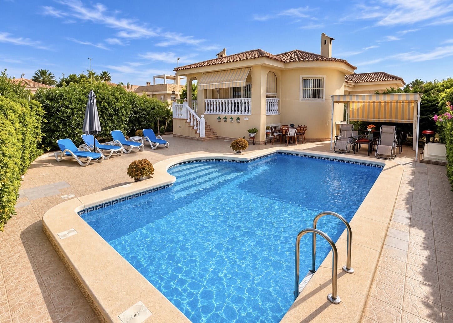 5 soveværelse Villa til salg i La Marina med swimmingpool garage - € 525.000 (Ref: 10135052)