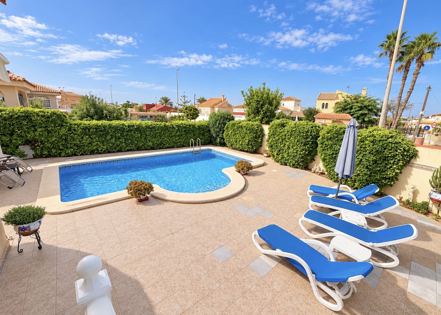 5 soveværelse Villa til salg i La Marina med swimmingpool garage - € 525.000 (Ref: 10135052)