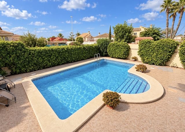 5 Zimmer Villa zu verkaufen in La Marina, Elche / Elx mit Pool Garage - 525.000 € (Ref: 10135052)