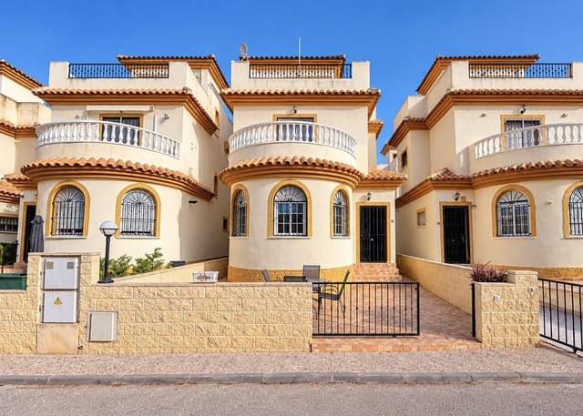 3 bedroom Villa for sale in La Marina, Elche / Elx with pool garage - € 195,000 (Ref: 10156842)