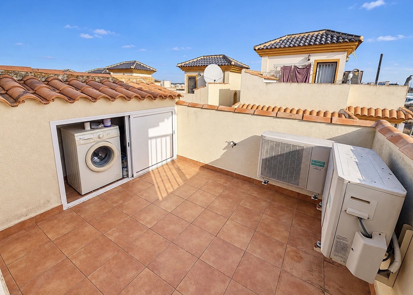 3 bedroom Villa for sale in La Marina with pool garage - € 195,000 (Ref: 10156842)