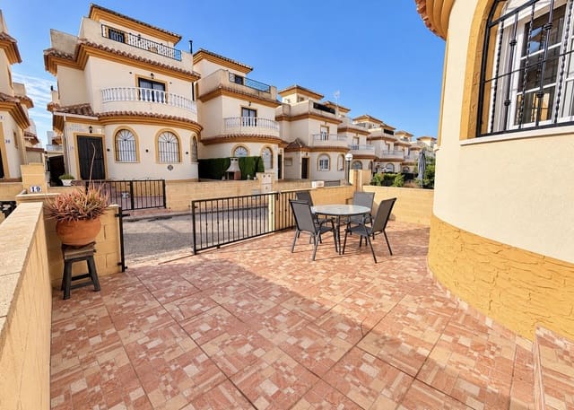 3 bedroom Villa for sale in La Marina, Elche / Elx with pool garage - € 195,000 (Ref: 10156842)