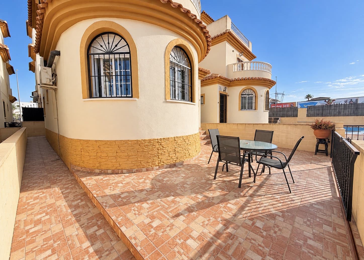 3 bedroom Villa for sale in La Marina with pool garage - € 195,000 (Ref: 10156842)
