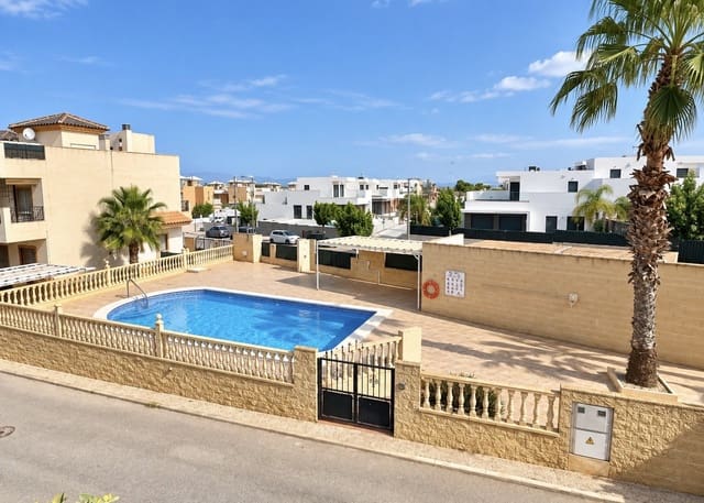 3 bedroom Villa for sale in La Marina, Elche / Elx with pool garage - € 195,000 (Ref: 10156842)