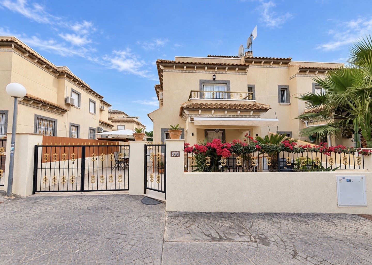 2 soveværelse Villa til salg i La Marina med swimmingpool garage - € 198.500 (Ref: 10158485)