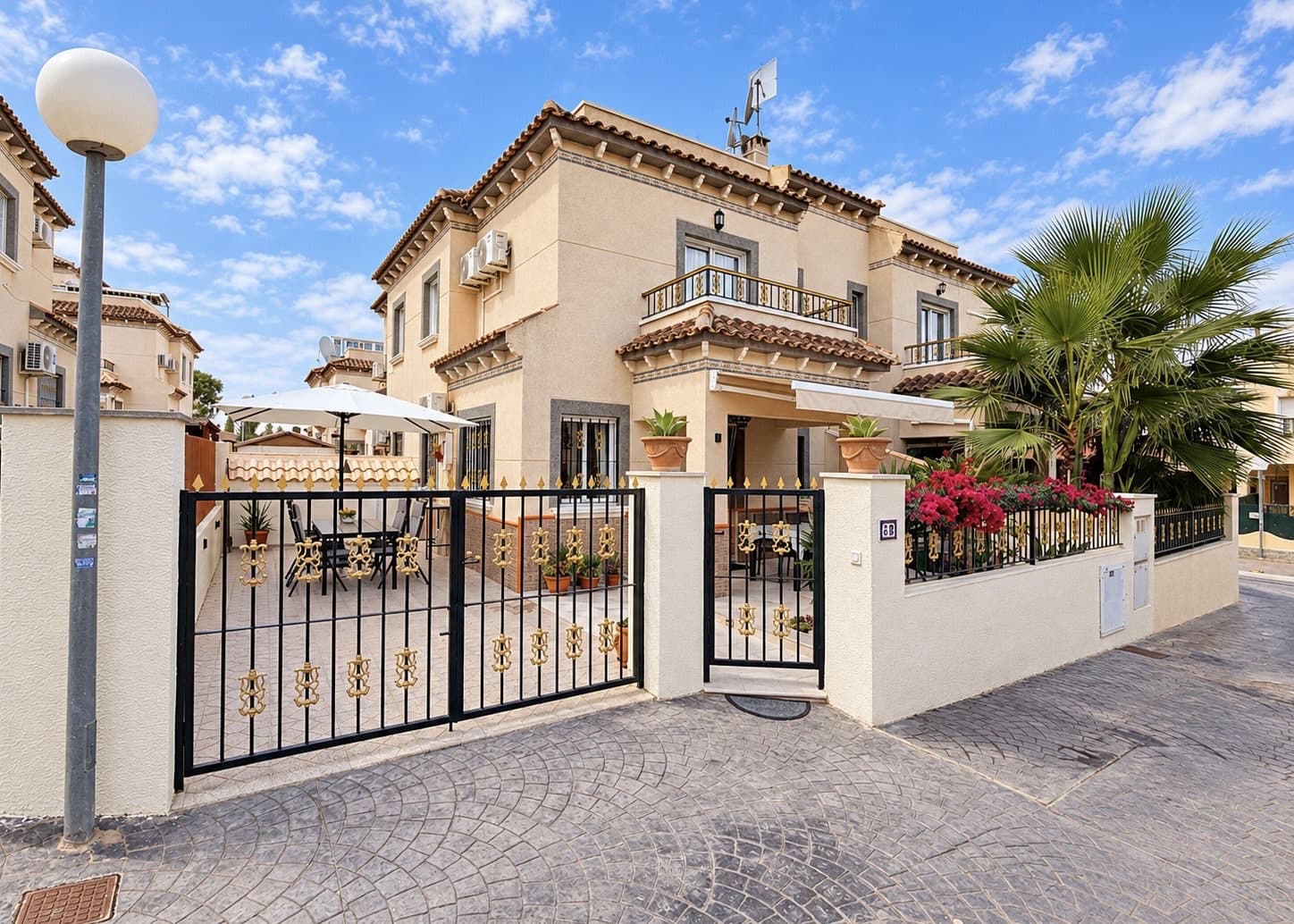 2 soveværelse Villa til salg i La Marina med swimmingpool garage - € 198.500 (Ref: 10158485)