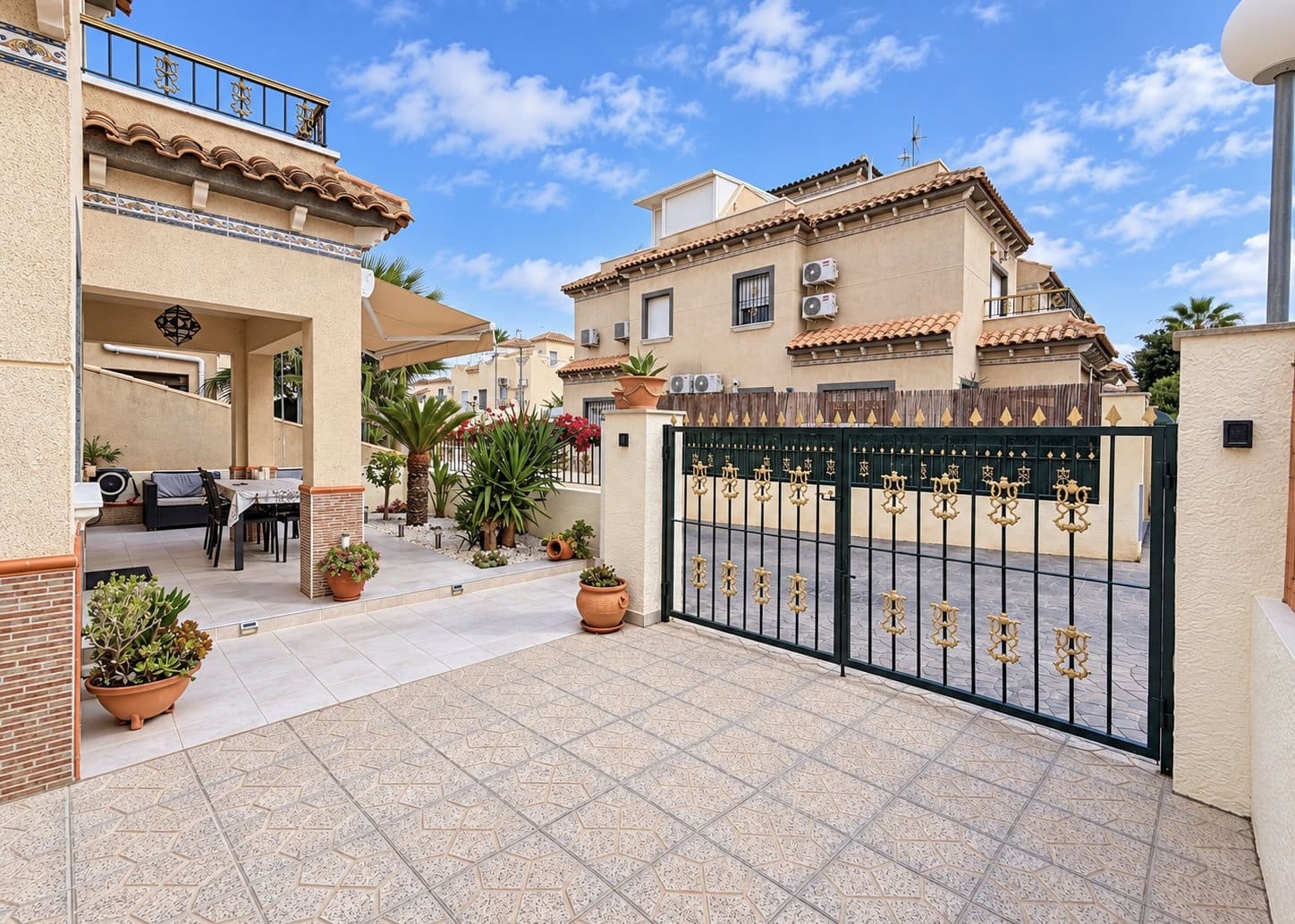 2 soveværelse Villa til salg i La Marina med swimmingpool garage - € 198.500 (Ref: 10158485)