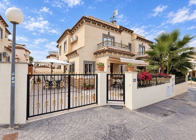 2 soveværelse Villa til salg i La Marina, Elche / Elx med swimmingpool garage - € 198.500 (Ref: 10158485)
