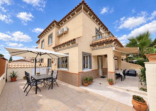 2 soveværelse Villa til salg i La Marina, Elche / Elx med swimmingpool garage - € 198.500 (Ref: 10158485)