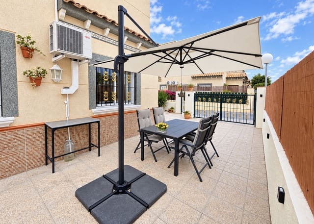 2 soveværelse Villa til salg i La Marina, Elche / Elx med swimmingpool garage - € 198.500 (Ref: 10158485)