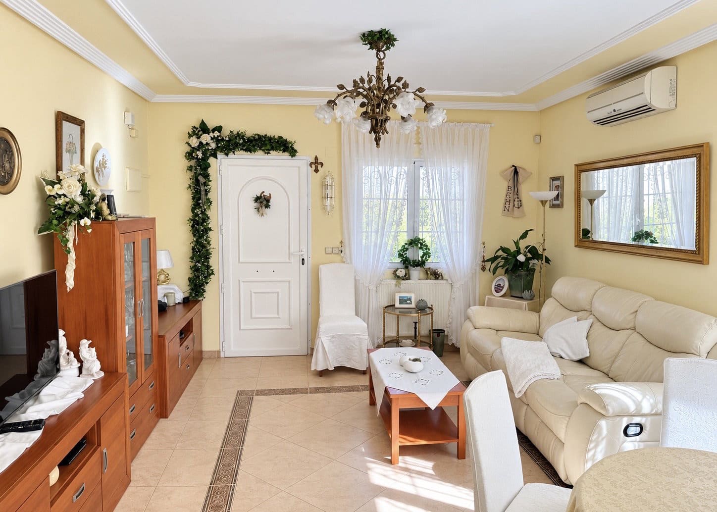 3 bedroom Villa for sale in La Marina with pool garage - € 275,000 (Ref: 10182142)