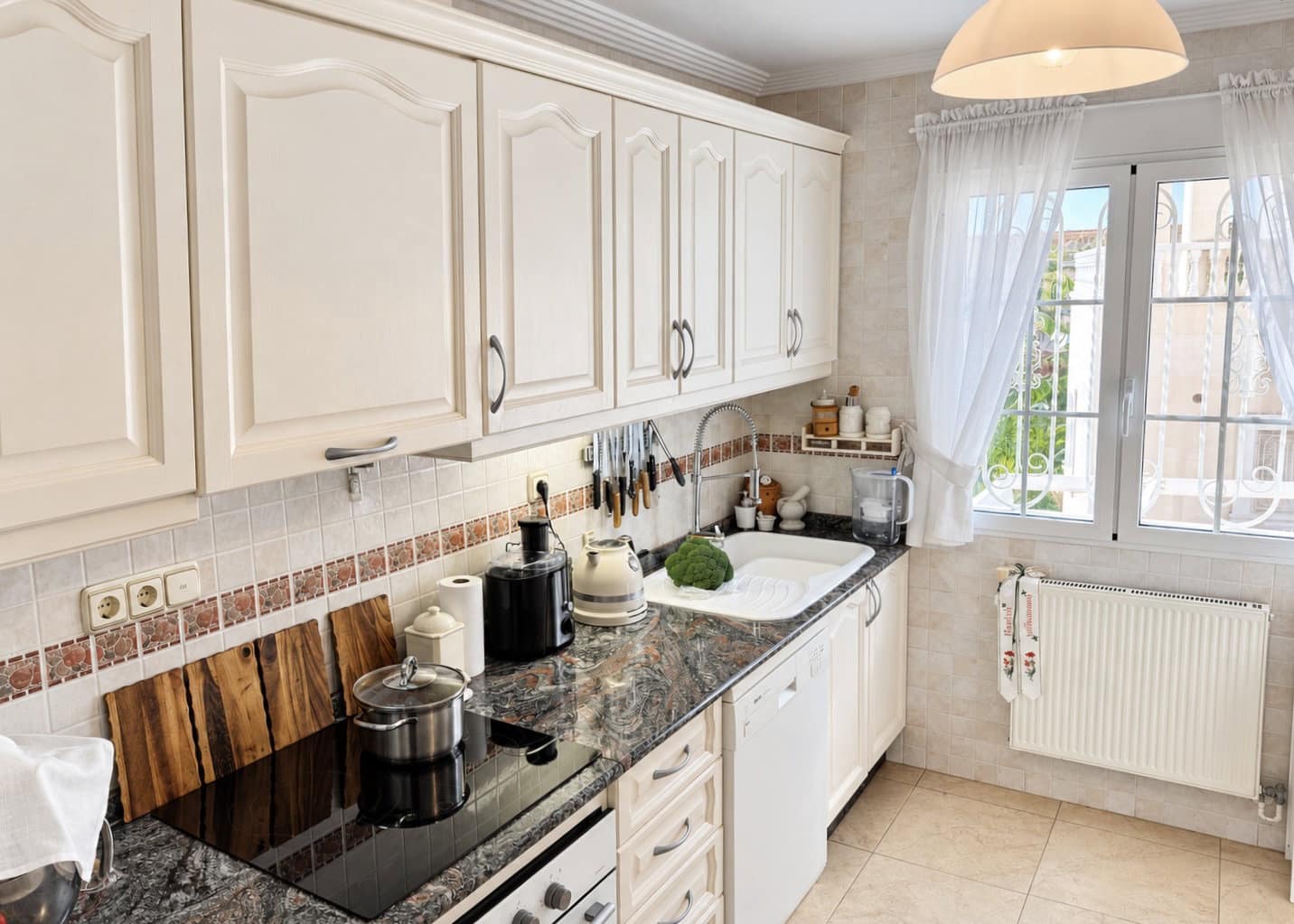 3 bedroom Villa for sale in La Marina with pool garage - € 275,000 (Ref: 10182142)