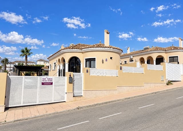 3 soverom Villa til salgs i La Marina, Elche / Elx med svømmebasseng garasje - € 383 000 (Ref: 10185486)