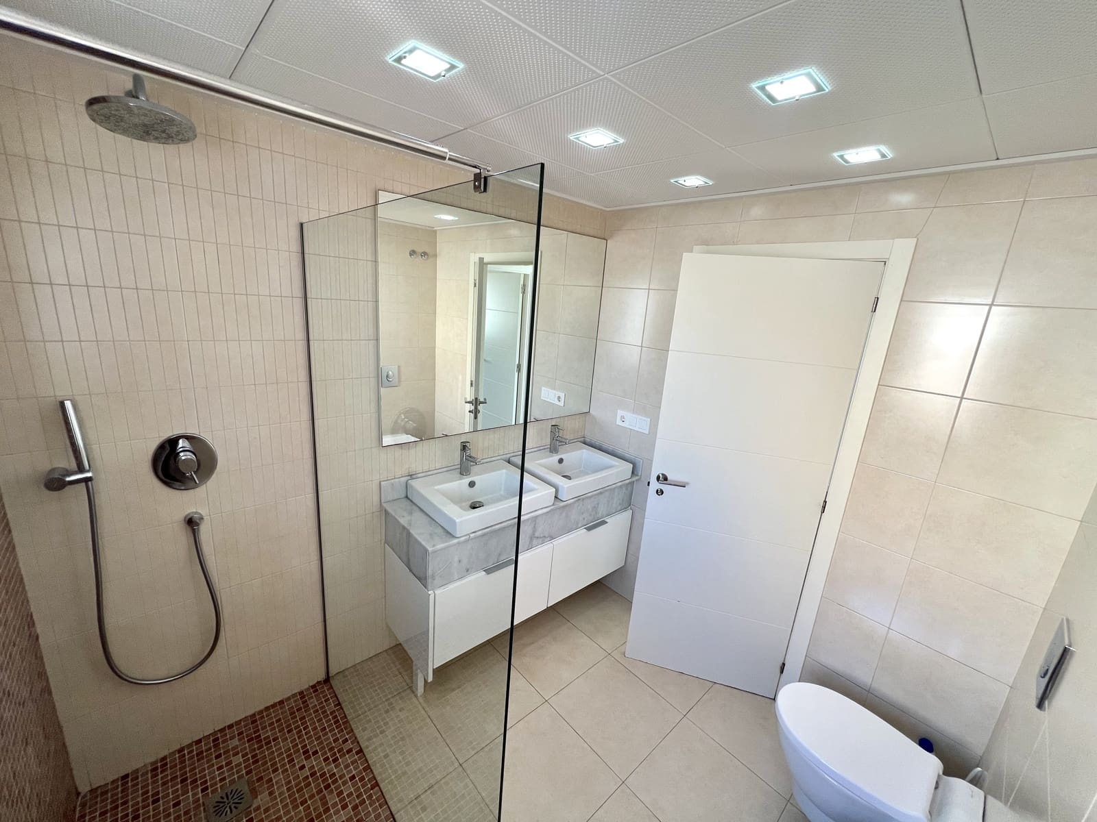 6 chambre Villa/Maison à vendre à La Marina avec piscine garage - 699 000 € (Ref: 8861775)