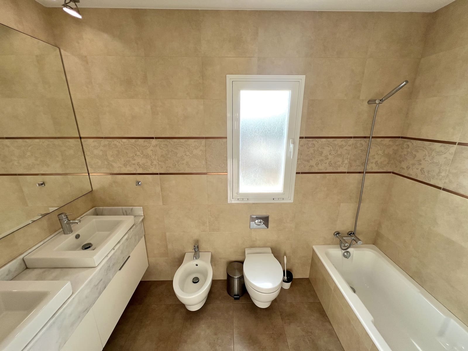 6 chambre Villa/Maison à vendre à La Marina avec piscine garage - 699 000 € (Ref: 8861775)