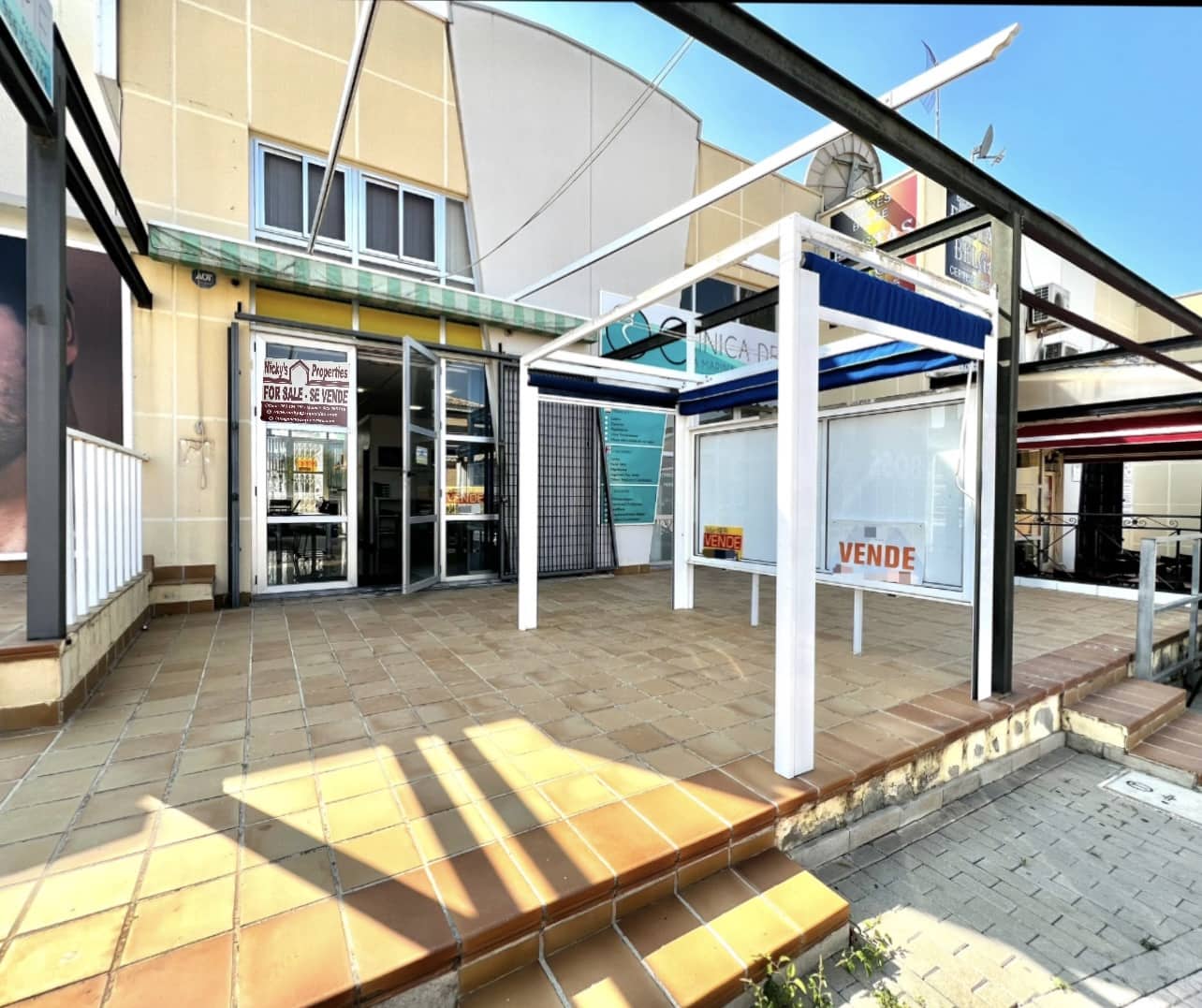 Komercyjne na sprzedaż w La Marina z garażem - 125 000 € (Ref: 8861776)