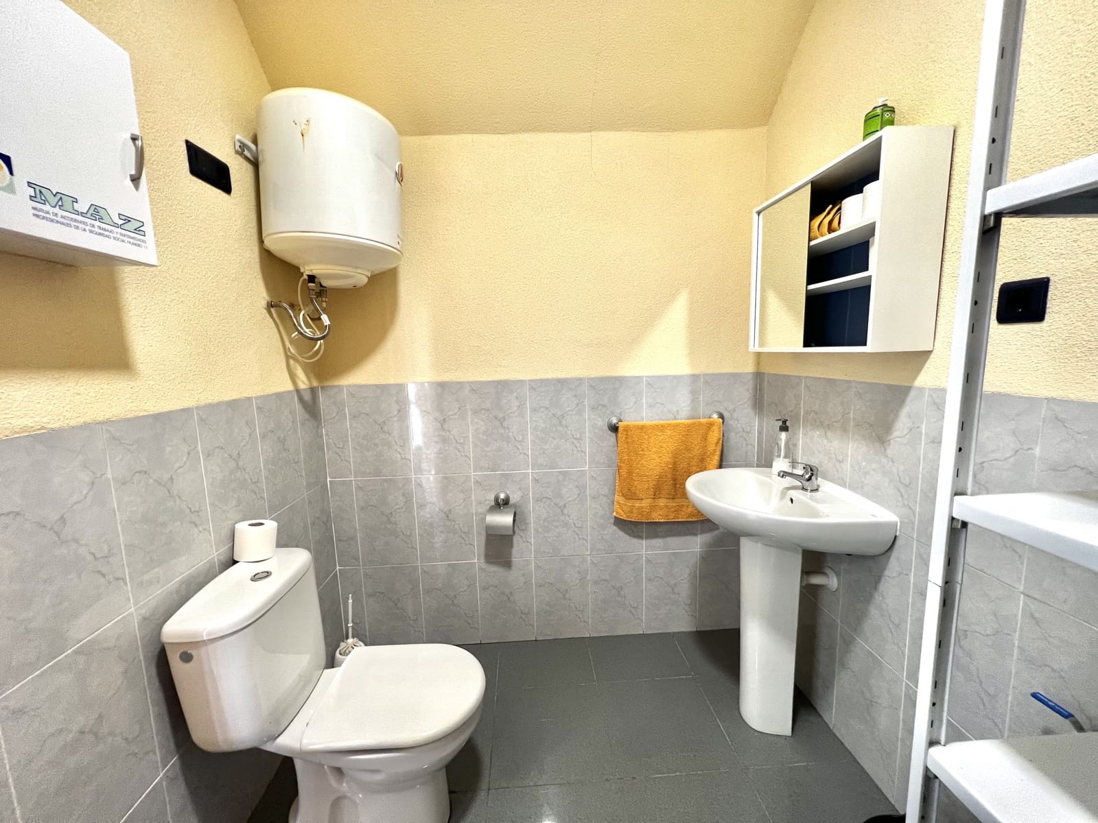 Komercyjne na sprzedaż w La Marina z garażem - 125 000 € (Ref: 8861776)