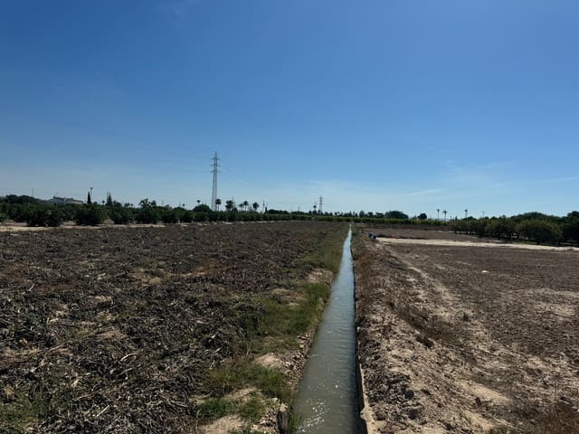 3 soveværelse Finca/Landehus til salg i La Marina, Elche / Elx med garage - € 285.000 (Ref: 8866423)