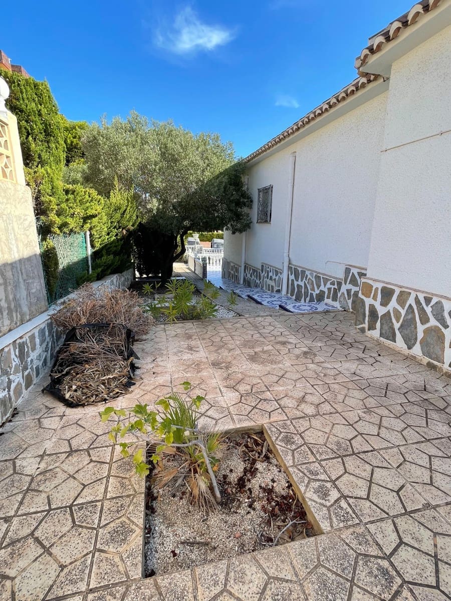 4 soveværelse Villa til salg i La Marina med garage - € 595.000 (Ref: 8878539)