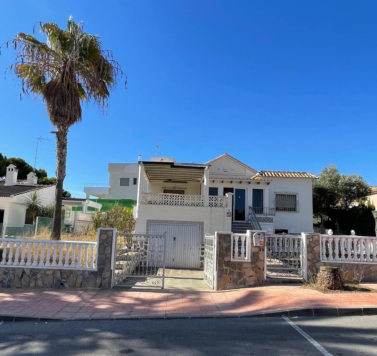 4 soveværelse Villa til salg i La Marina med garage - € 595.000 (Ref: 8878539)