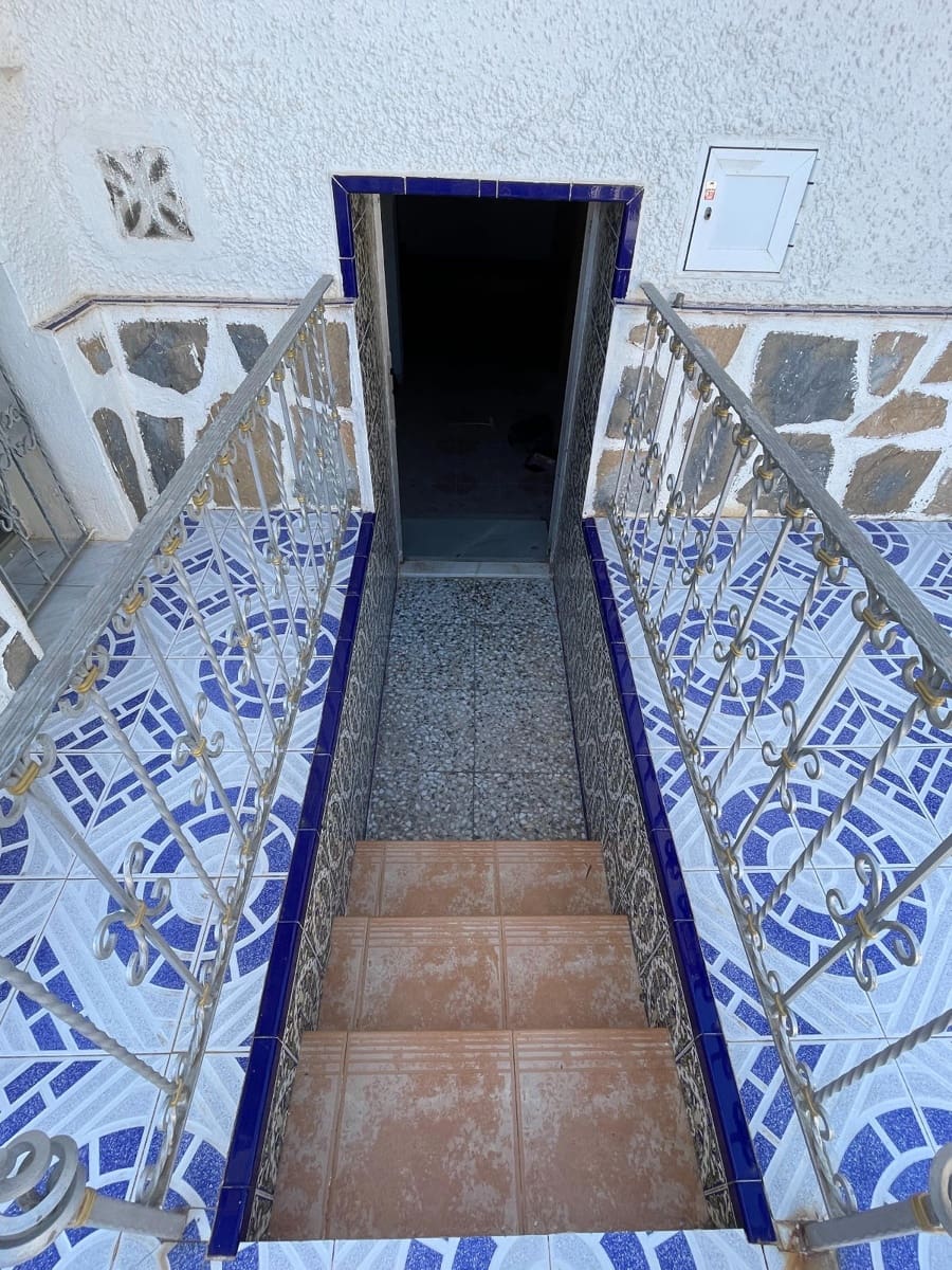 4 bedroom Villa for sale in La Marina with garage - € 595,000 (Ref: 8878539)
