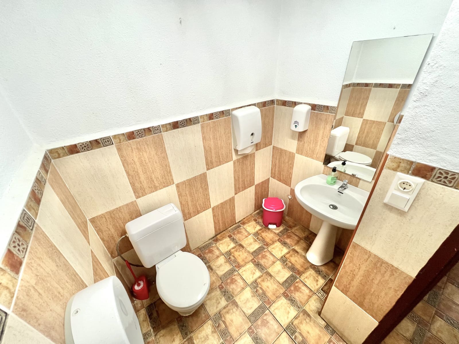 Commerciale in vendita in La Marina con garage - 63.500 € (Rif: 9046380)