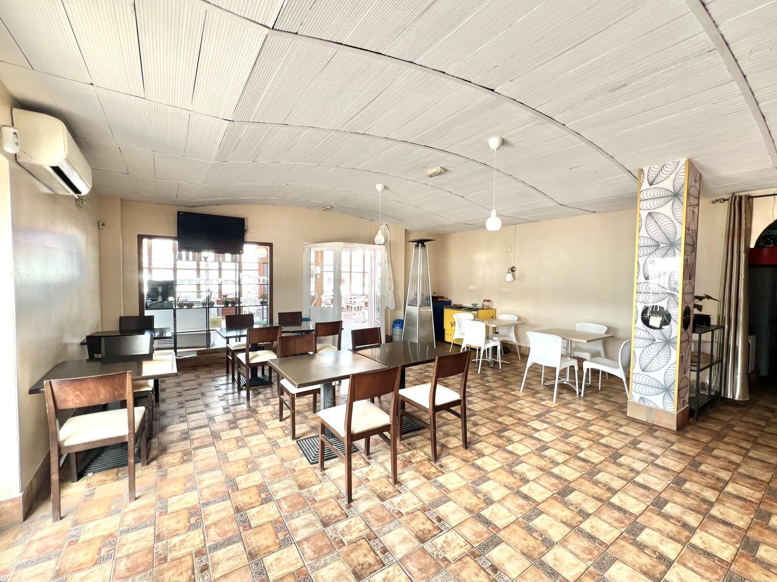 Commerciale in vendita in La Marina con garage - 63.500 € (Rif: 9046380)