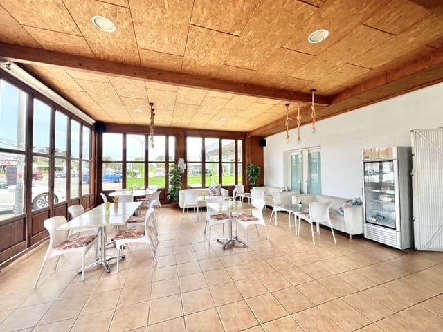 Commerciale in vendita in La Marina, Elche / Elx con garage - 63.500 € (Rif: 9046380)