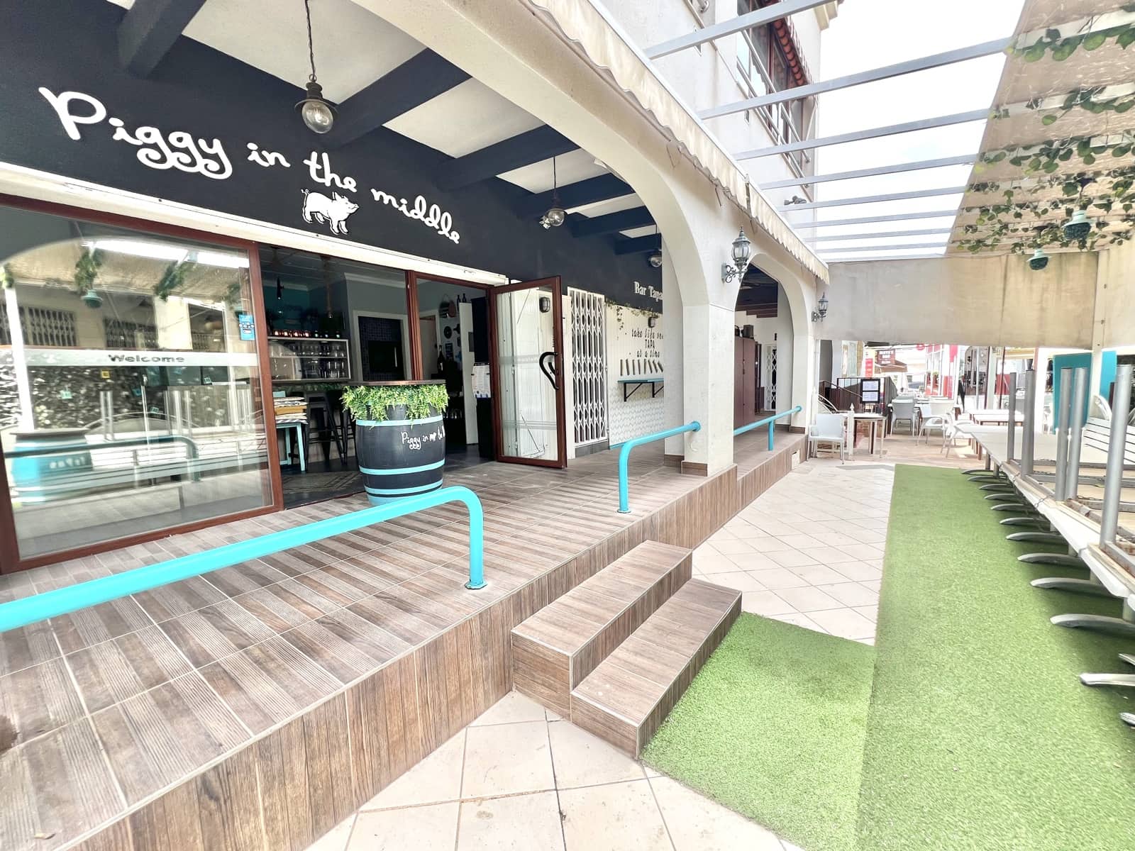 Erhverv til salg i La Marina med garage - € 175.000 (Ref: 9117914)