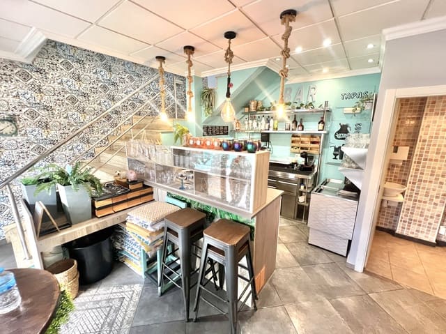 Commerciale in vendita in La Marina, Elche / Elx con garage - 175.000 € (Rif: 9117914)