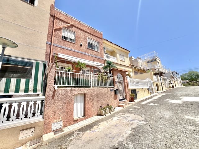 2 soveværelse Rækkehus til salg i La Marina, Elche / Elx med garage - € 117.500 (Ref: 9125813)