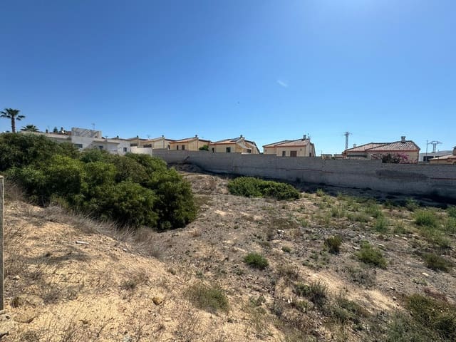 Grunde uden byggetilladelser til salg i La Marina, Elche / Elx - € 159.000 (Ref: 9180356)