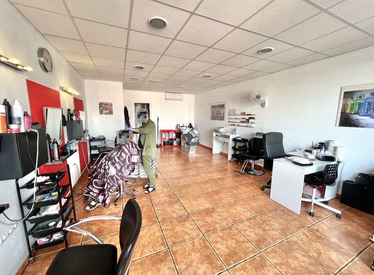 Komercyjne na sprzedaż w La Marina z garażem - 24 000 € (Ref: 9190377)