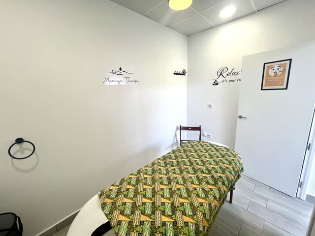 Commercial for sale in La Marina, Elche / Elx - € 70,000 (Ref: 9216330)