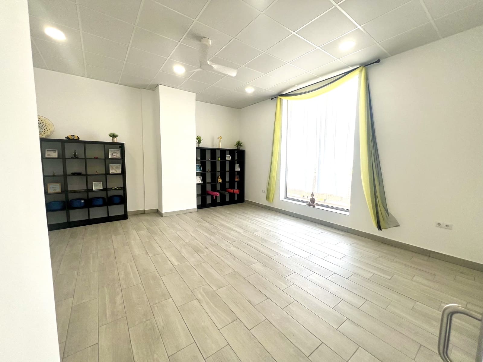 Kommersiell til salgs i La Marina - € 70 000 (Ref: 9216330)