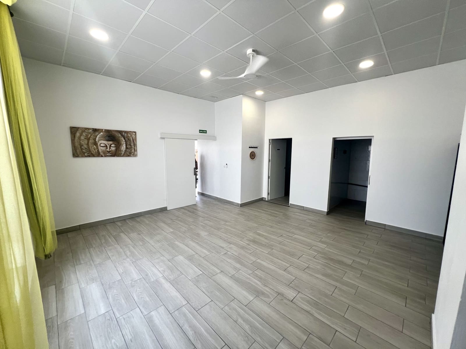 Kommersiell til salgs i La Marina - € 70 000 (Ref: 9216330)