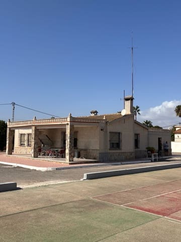 4 bedroom Finca/Country House for sale in Las Bayas, Elche / Elx with garage - € 279,000 (Ref: 9314401)