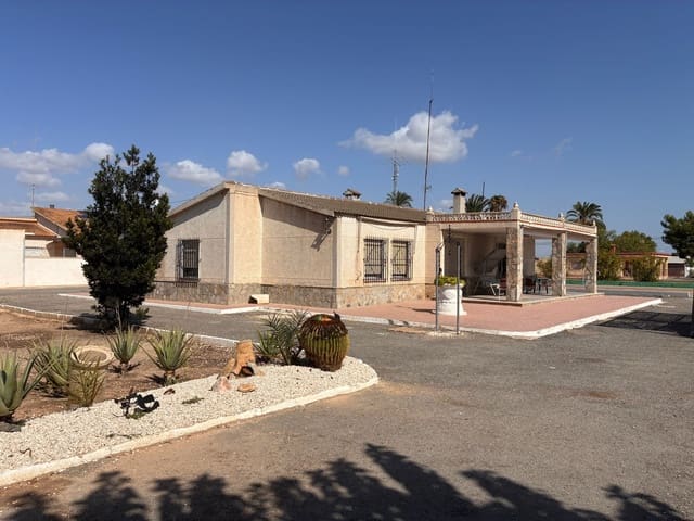 4 bedroom Finca/Country House for sale in Las Bayas, Elche / Elx with garage - € 279,000 (Ref: 9314401)