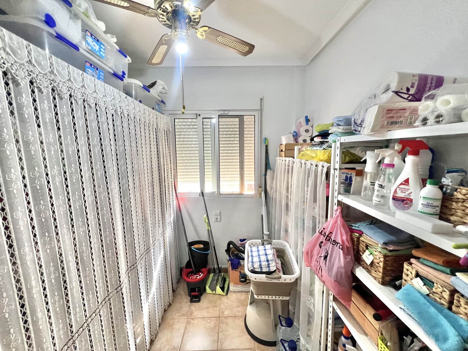 4 makuuhuone Huoneisto myytävänä paikassa La Marina mukana uima-altaan 
autotalli - 199 000 € (Ref: 9315158)