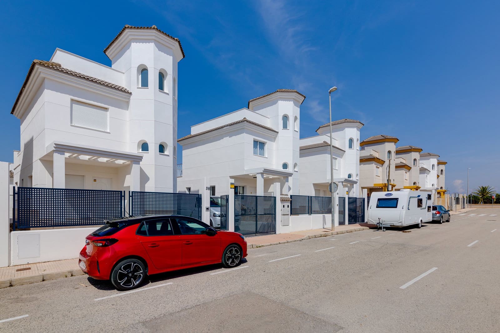 3 bedroom Villa for sale in La Marina with pool garage - € 270,000 (Ref: 9328654)